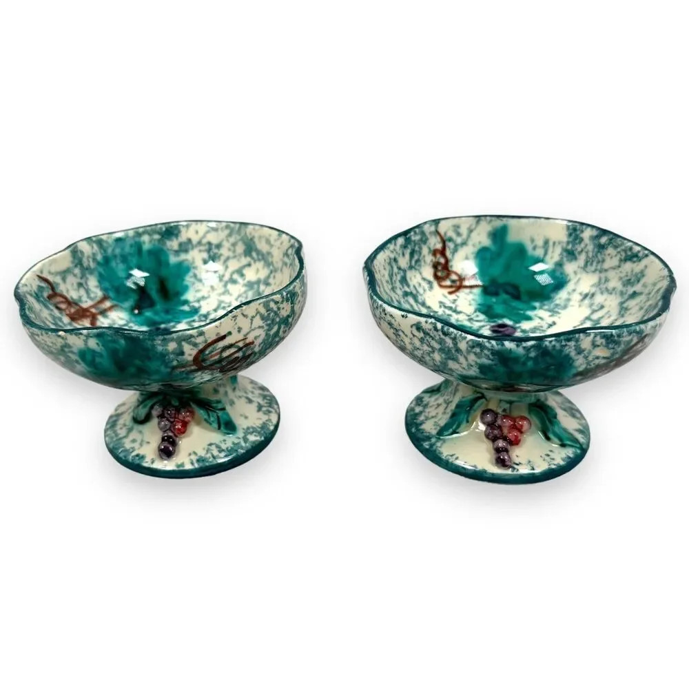 Vintage Majolica‎ Footed Dessert Berry Bowl Dish Grapes White Blue Spongeware